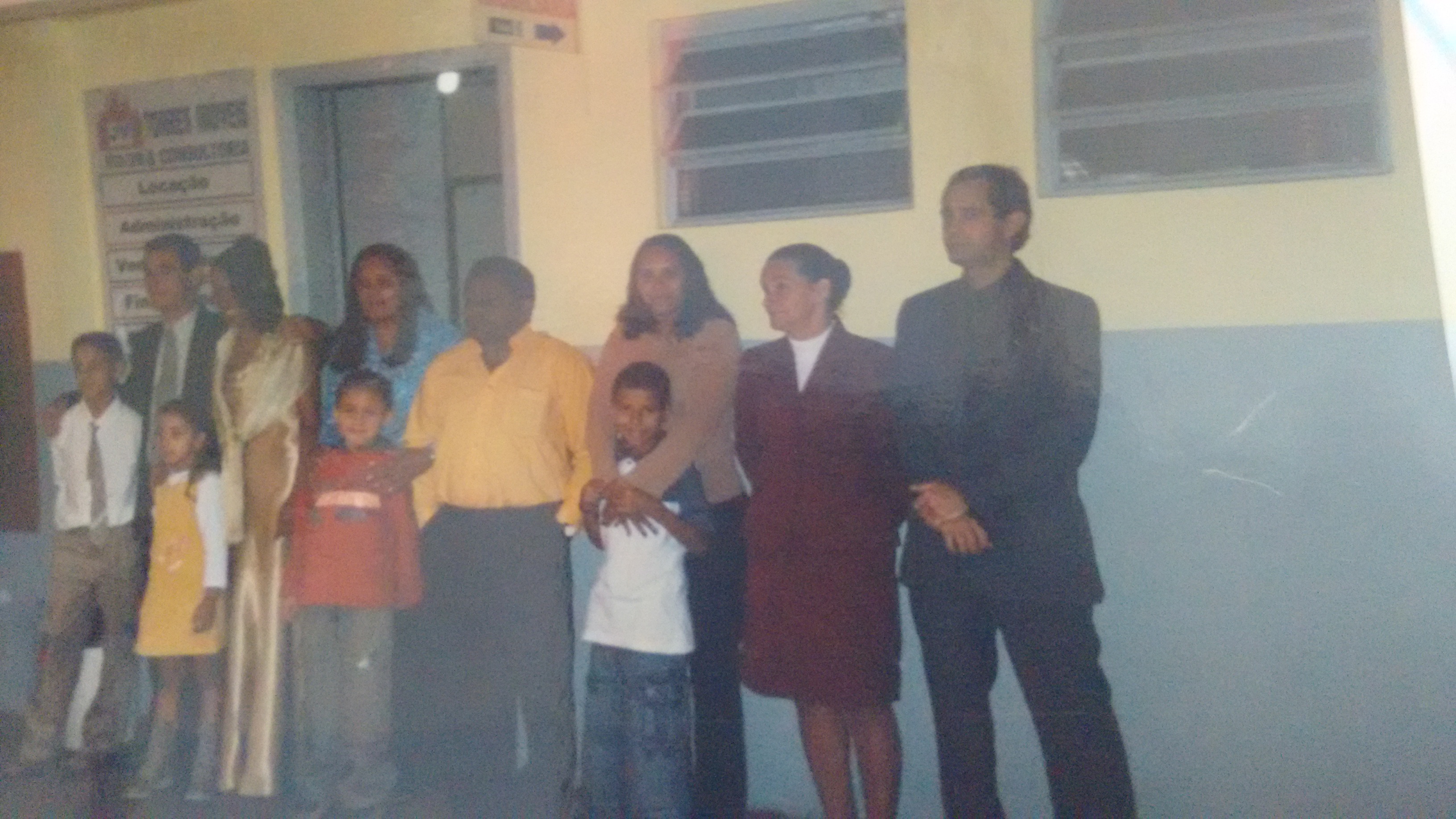 Para Vanderlei, foi um dia muito emocionante, tendo até chorado. Casou-se neste dia com seu amor de adolescência, Luciana Aparecida. Da esquerda para a direita: Alex (filho), Vanderlei, Alice (filha), Luciana (esposa), Tata (sogra), Nick (sobrinho), Lenilson (sogro), Bahia (tia da esposa), Weverson (sobrinho da esposa), Maria (mãe), Wagner (irmão)