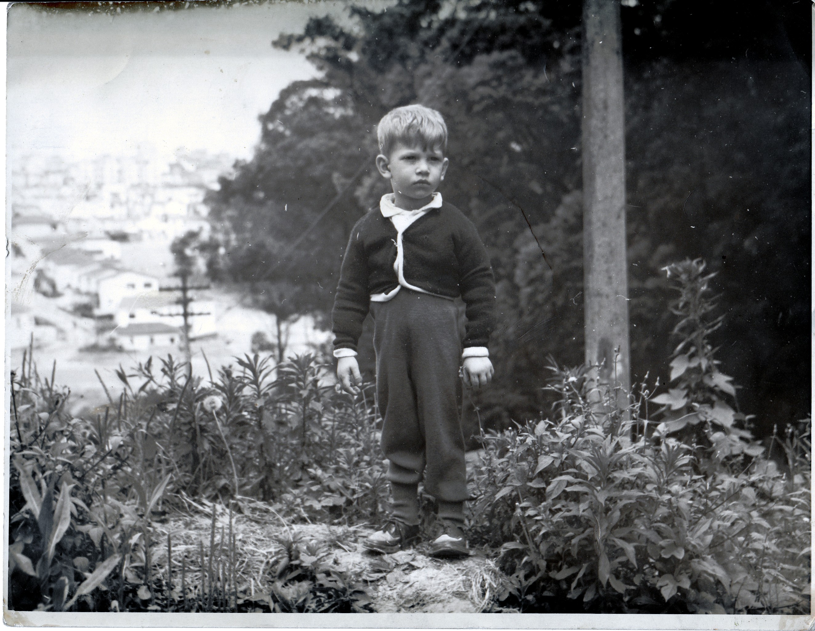 Retrato de Gilberto Amatuzzi quando era criança, no Parque da Aclimação.