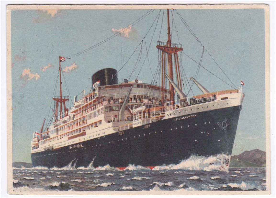 Tai, os irmãos e a mãe vieram para o Brasil nesse navio. Seu pai já estava há um ano aqui.
O navio era holandês e se chamava Tjitjalengka. Desembarcou primeiro no Rio de Janeiro (RJ) e depois em Santos (SP).
Entre os tripulantes, havia imigrantes chineses, coreanos e japoneses.