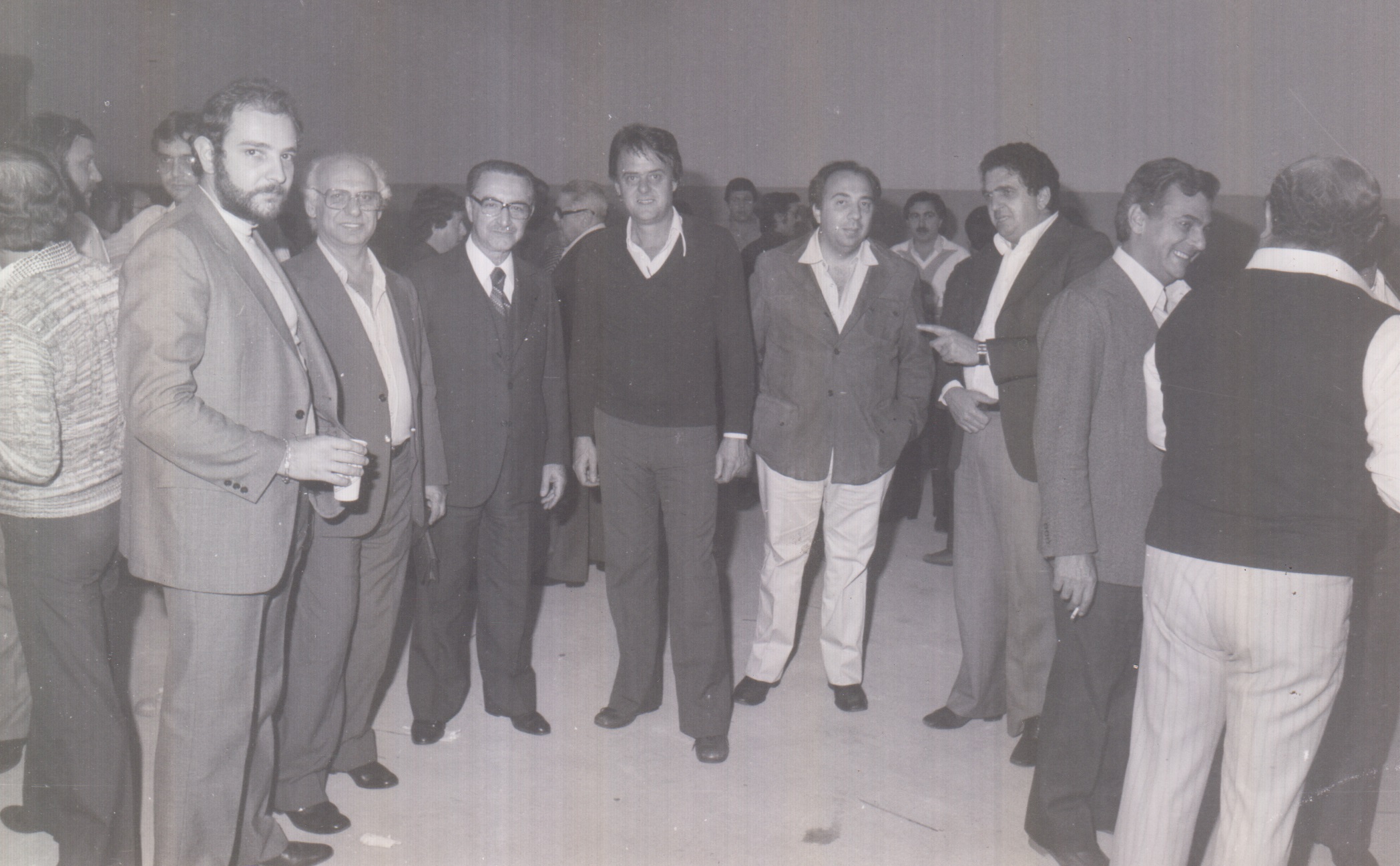 Angelo Pesce, ____, Euclides Carli, Júlio Caruso, Vito Labate. José Guglielme, Júlio Tucci. Festa de inauguração da empresa de Guglielmo, pessoas importantes.