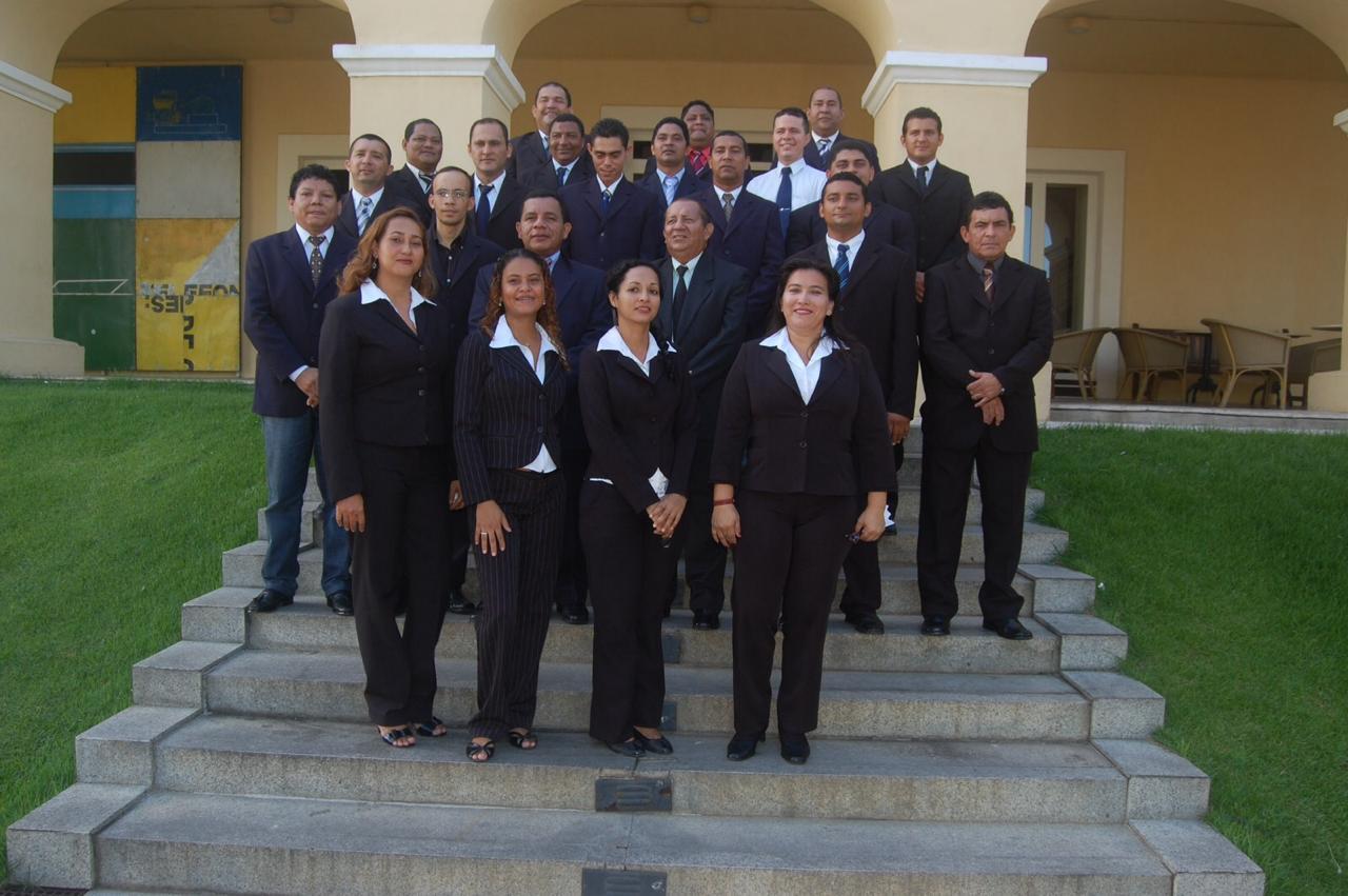 Formatura em Gestão de Segurança Privada, Xavier ao lado de sua turma de estudos.