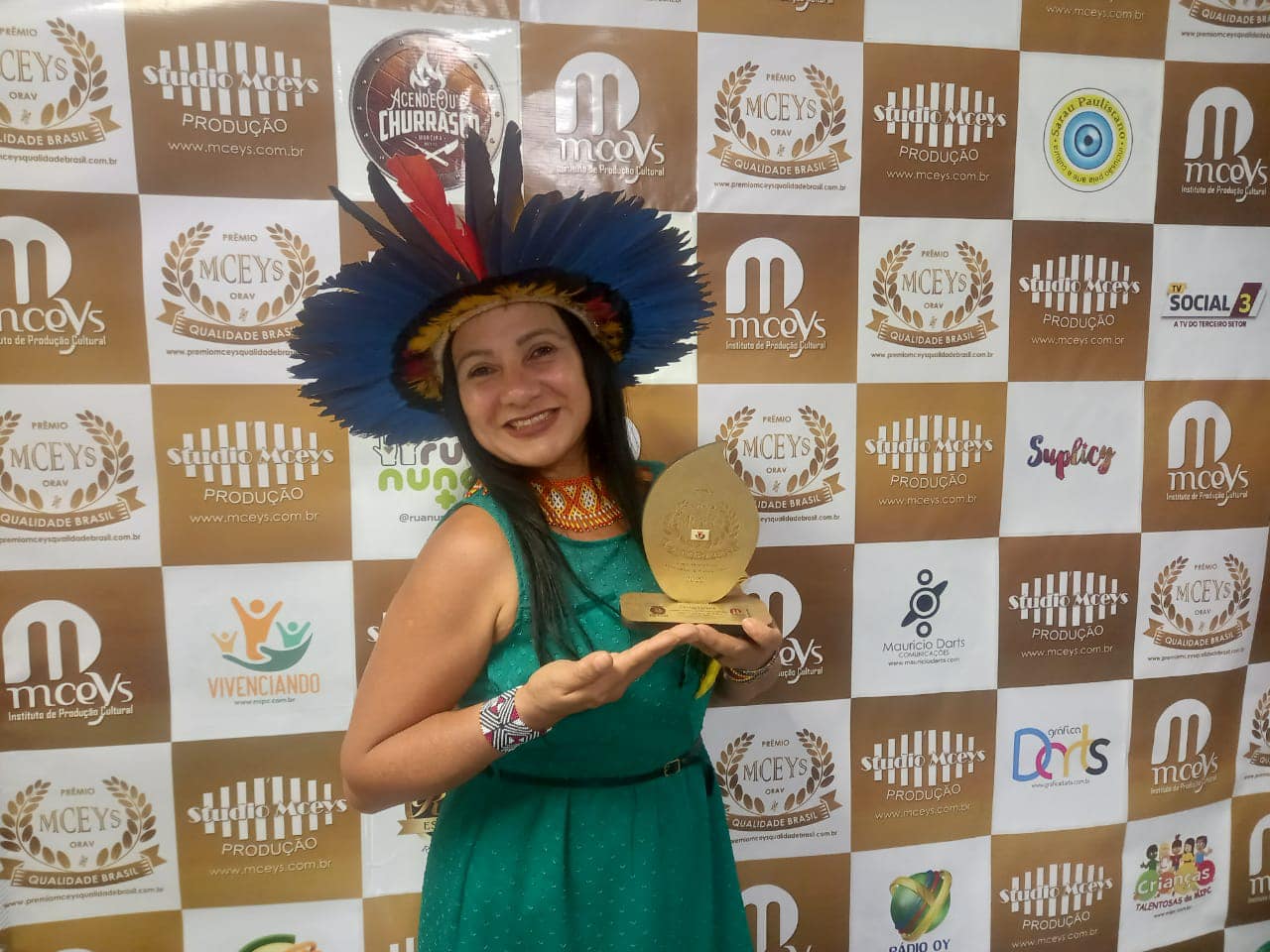 Chirley no Prêmio Mceys Qualidade Brasil, na Câmara Municipal de São Paulo, após ser homenageada pelos seus projetos envolvendo educação e altruísmo. Essa foi a segunda vez que ela foi homenageada.
A premiação conta com a participação de vários movimentos sociais, da cultura, de vários setores que são premiados por suas ações e pelo que têm feito pela população e contribuições.