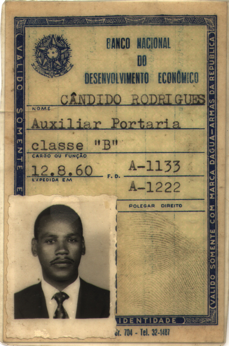 Carteira funcional de identidade. Nessa época, o banco era uma autarquia federal.
