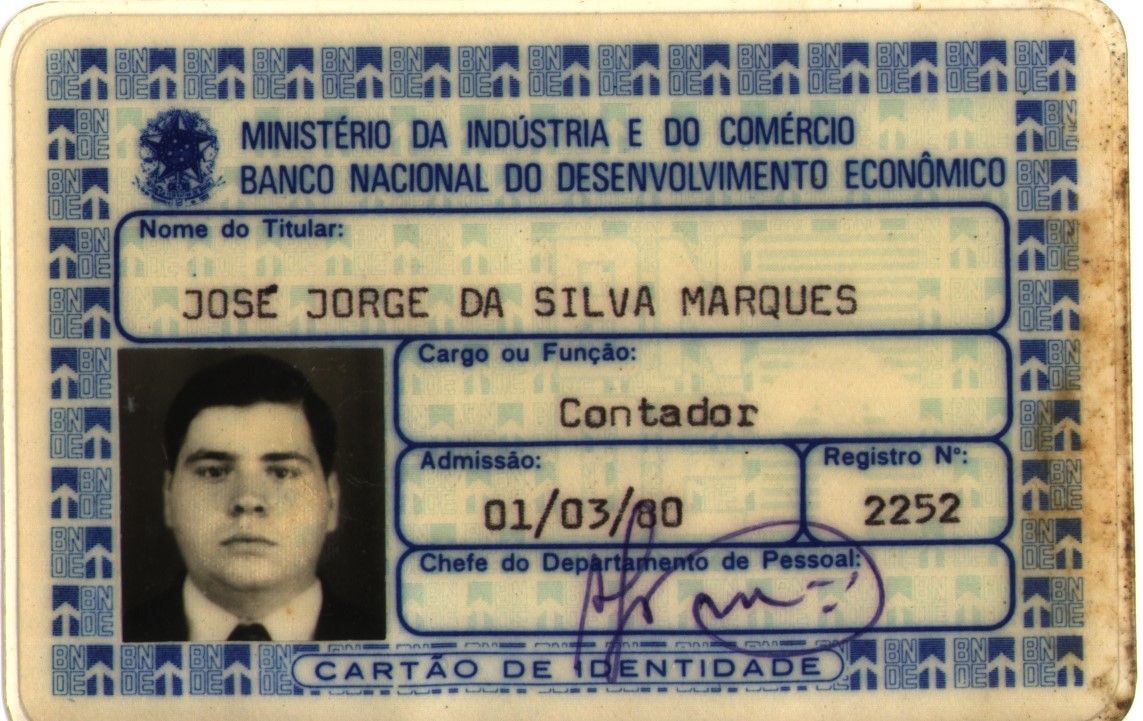 Carteira de identidade do Ministério da Indústria e do Comércio.