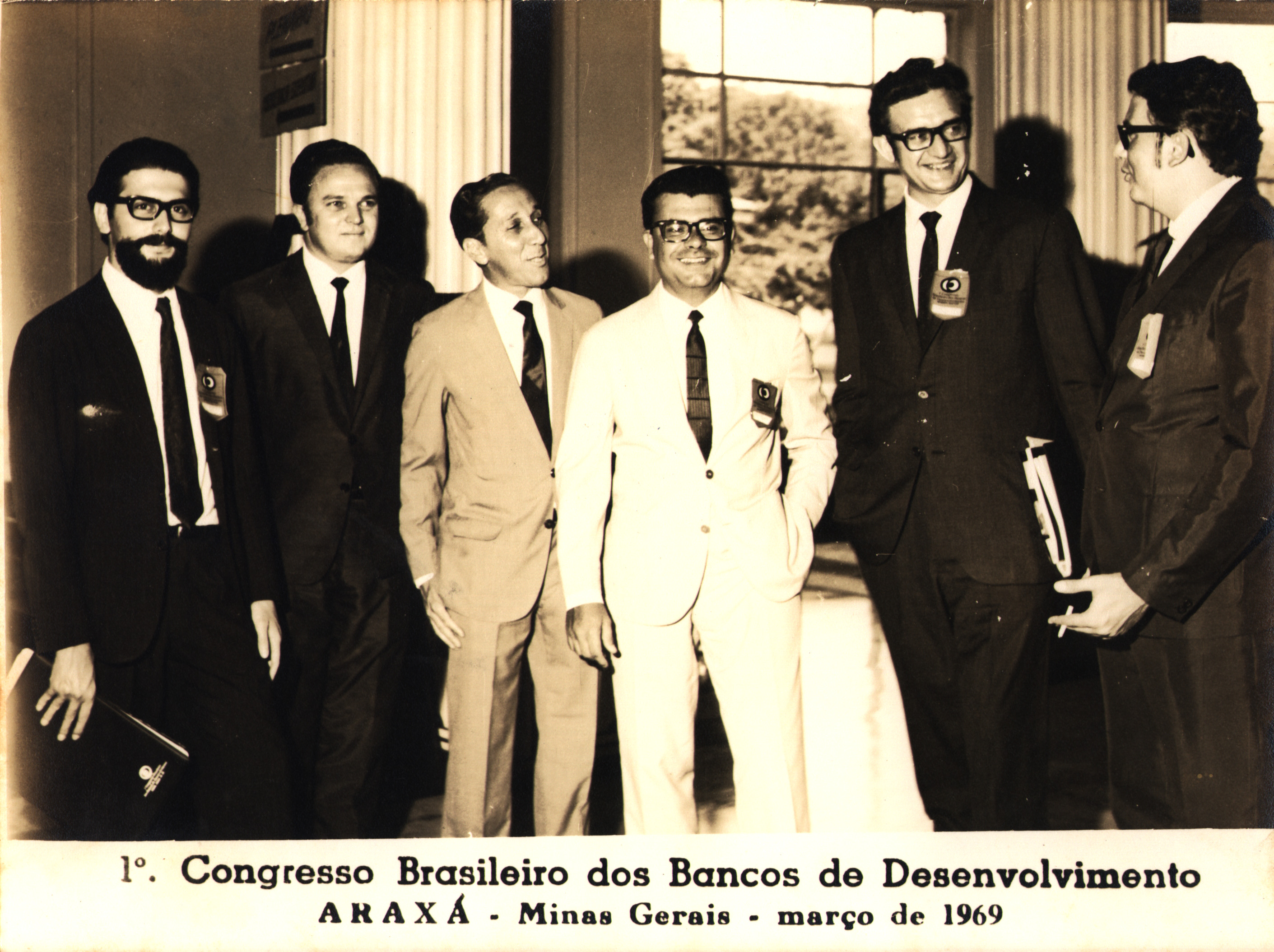 Henio participou do 1º Congresso Brasileiro dos Bancos de Desenvolvimento. Esq.-dir.: Herbert Viana, Melo, Henio, Cid, não identificado e Tarcísio.