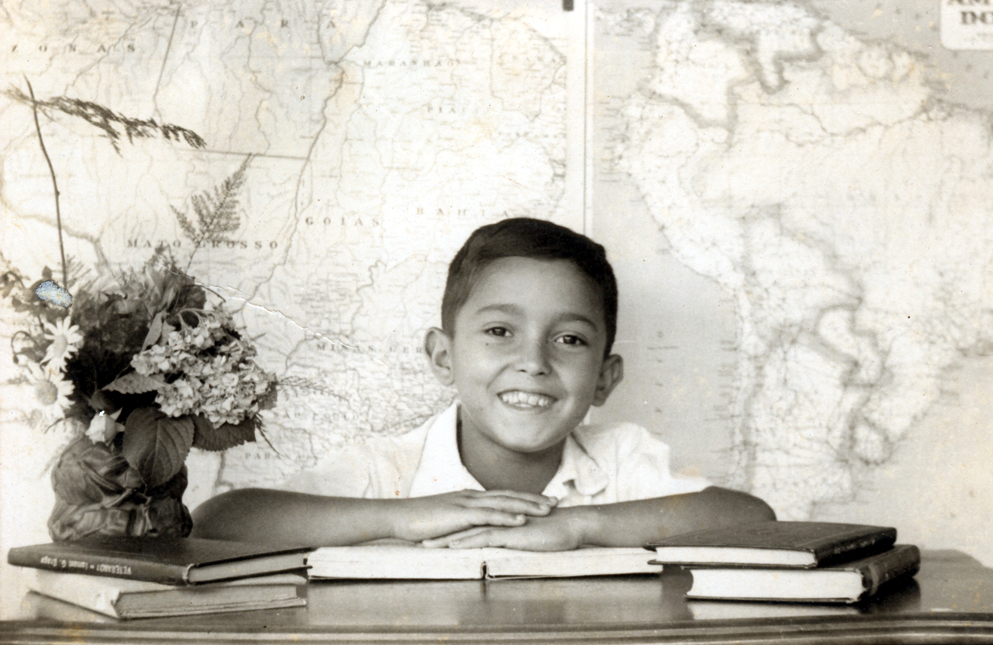 Retrato de Antônio na Escola São Vicente Machado, em seu segundo ano do primário.