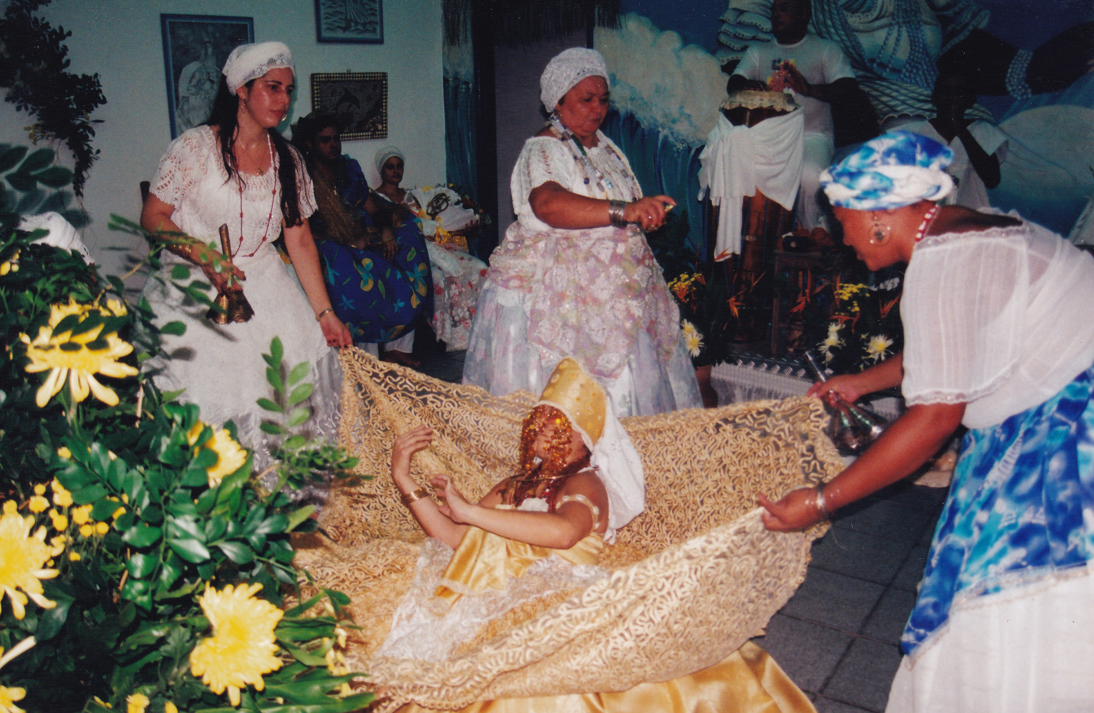 Feitura da primeira Oxum da casa Nzo Musambu ria Kukuetu, de Mãe Neia.