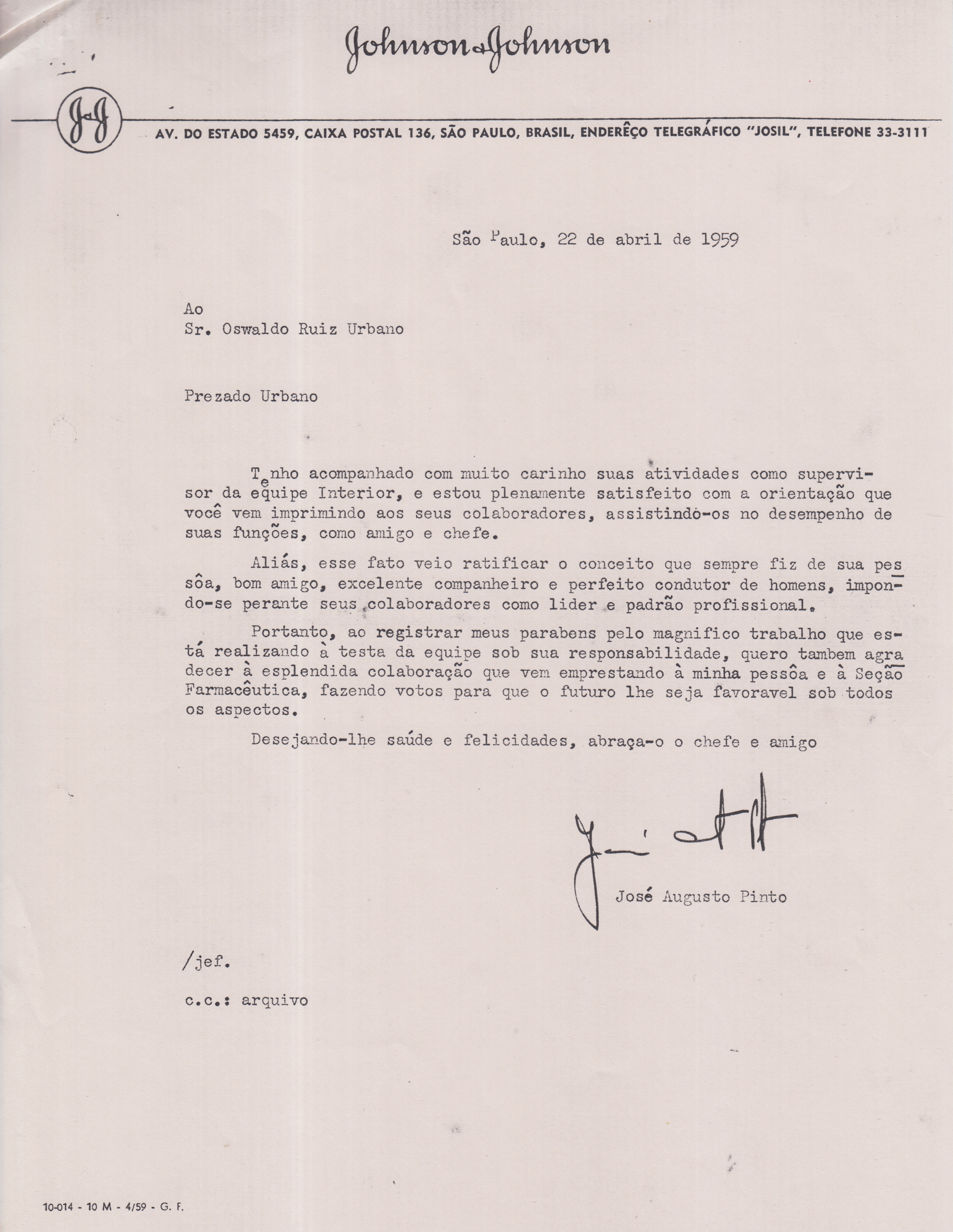 Carta de José Augusto Pinto, chefe da seção farmacêutica da Johnson & Johnson, elogiando a atuação de Oswaldo, supervisor da equipe de vendedores do interior.