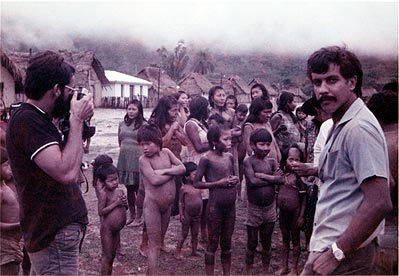 Vicente Bernardes, como técnico de mineração, foi ao posto indígena Gorotiri (PA) para estudos. Os trabalhos de prospecção de minério eram entre os rios Fresco e Trairão.