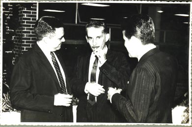 Festa de despedida de Henrique da Capitânia dos Portos de Vitória. Da esquerda para direita: Henrique Savóia e João Marcos Dias (1º Presidente da Docenave).