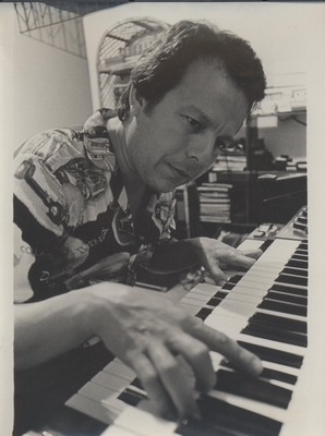 Célio Balona e seu teclado.