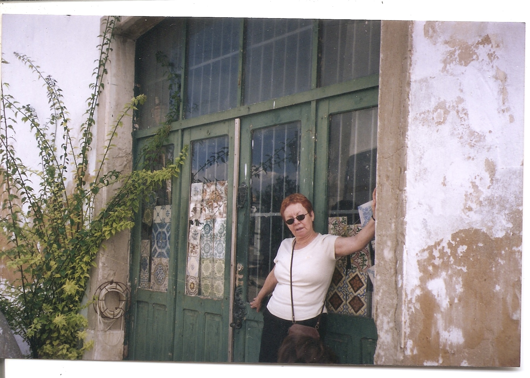 Esta foto foi tirada no Algarve, em Portugal, durante o período em que Bernadette Lyra esteve na região como professora visitante em uma universidade local.
