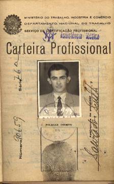 Primeira e única carteira profissional de Salvador Scutti, tirada aos 14 anos de idade. Matão, SP, 1949.