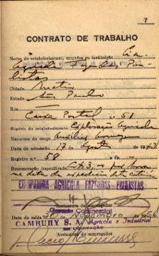 Página da carteira profissional de Salvador Scutti, onde se vê o registro da Companhia Agrícola Fazendas Reunidas. Matão, SP, 1949