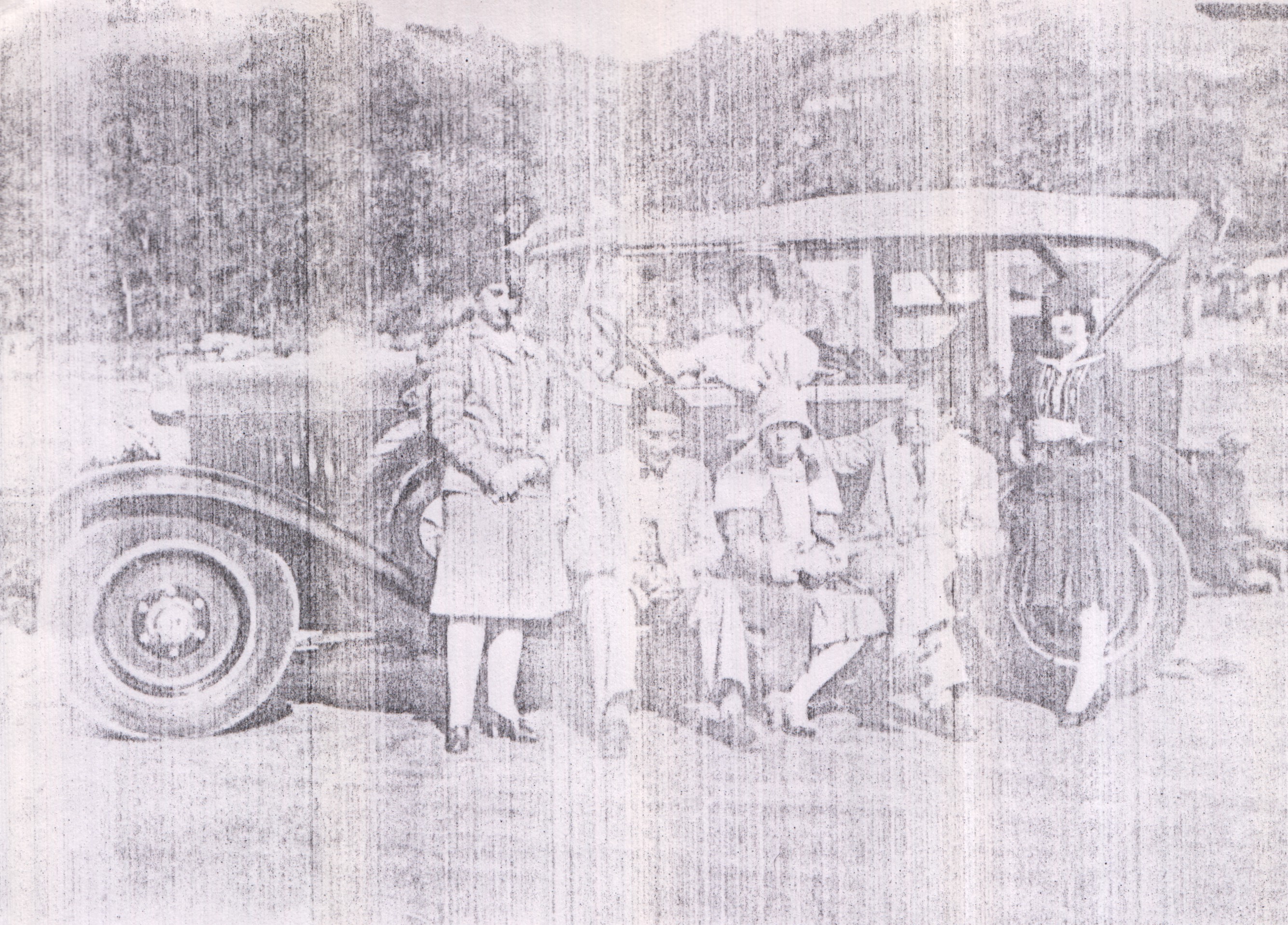 Fotografia de Olympia junto a irmãos e amigos na Ilha Porchat.