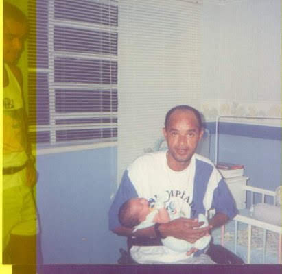 Roberto (irmão), Ricardo Joshua (Filho de Ricardo) e Ricardo. 

Chegada do filho de Ricardo em casa, no Pinheiro, da maternidade após quatro dias no hospital.