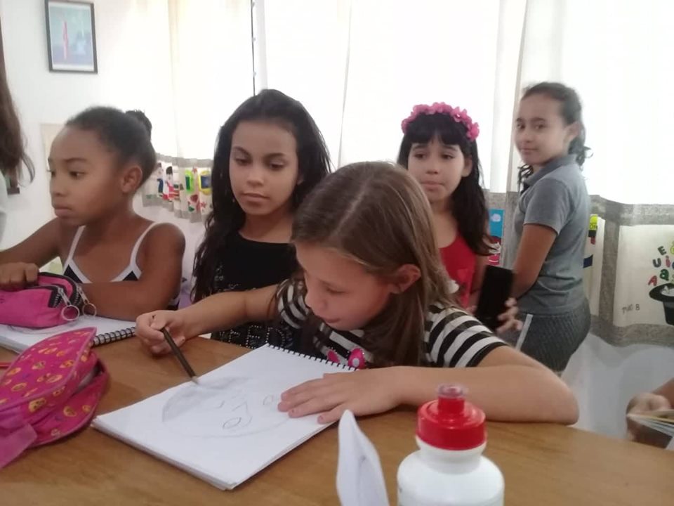 Desenho de observação no momento da entrevista