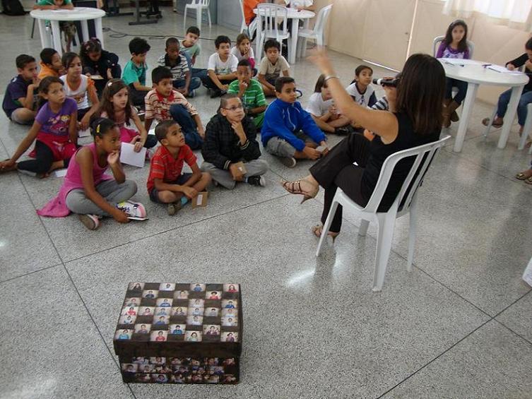 personagem: Alunos e depoente.<br>historia: Entrevista.<br>
