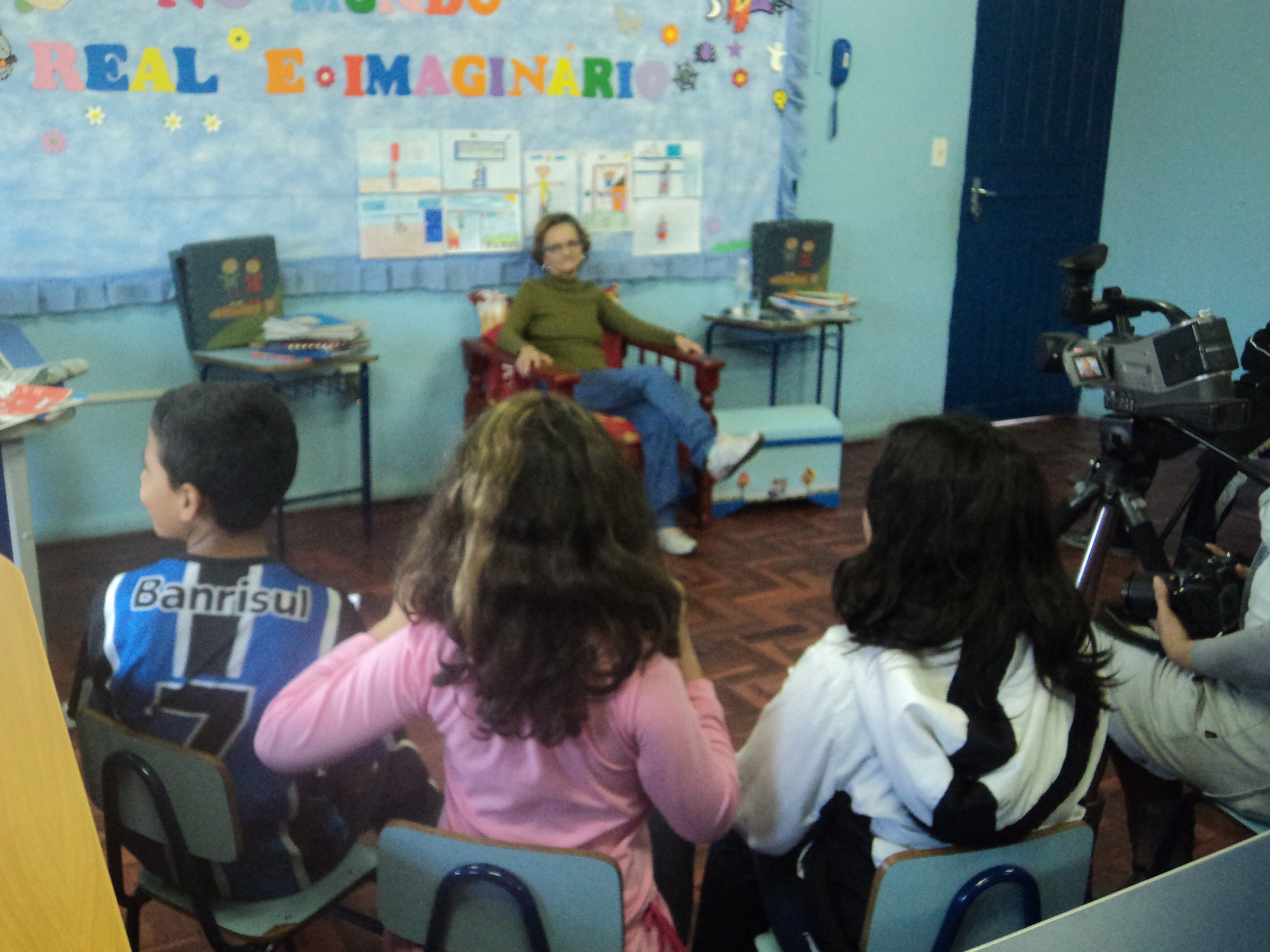 personagem: ALUNOS E DONA MARLENE<br>historia: MOMENTO DA ENTREVISTA<br>