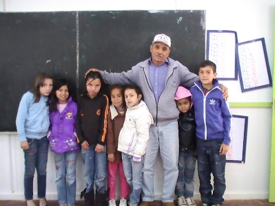 personagem: Domingos da Rosa e todos os alunos da Escola do Bairro Mineiros<br>historia: Foto tirada para registrar o momento logo após a entrevista.<br>