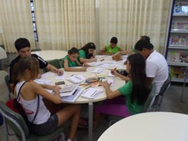 Realização das etapas do time 9 atitudes que impactam a sala de leitura