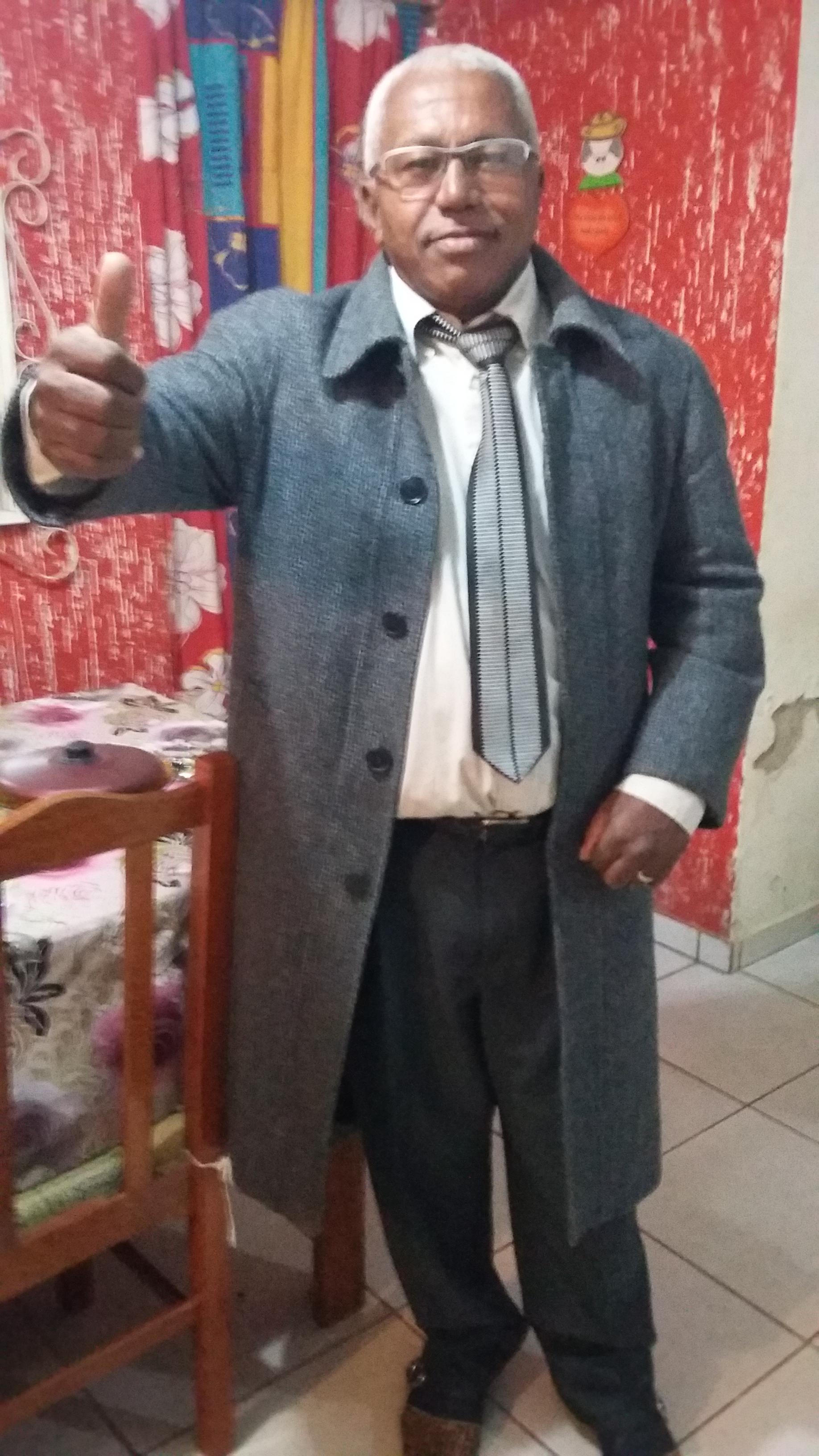 Tranquilo em seu lar.