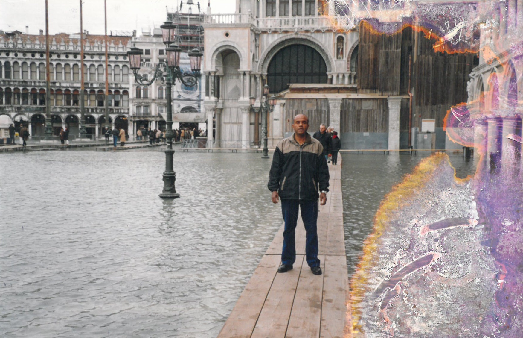 Jorge na famosa Praça São Marcos, em Veneza, quando foi participar do encontro Monumenta.