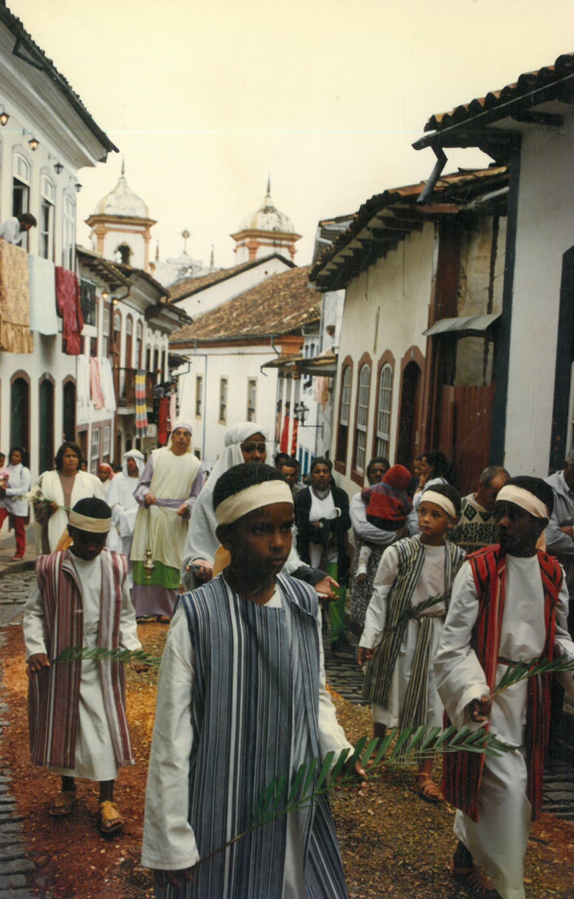 Henrique, filho de Jorge, na procissão de Domingo de Ramos, que vai da Igreja Nossa Senhora da Conceição até a Nossa Senhora do Pilar (a padroeira de ouro preto).