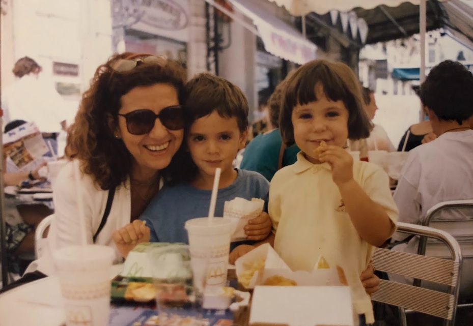 Dora e os netos David e Sonia de férias em Montpellier.