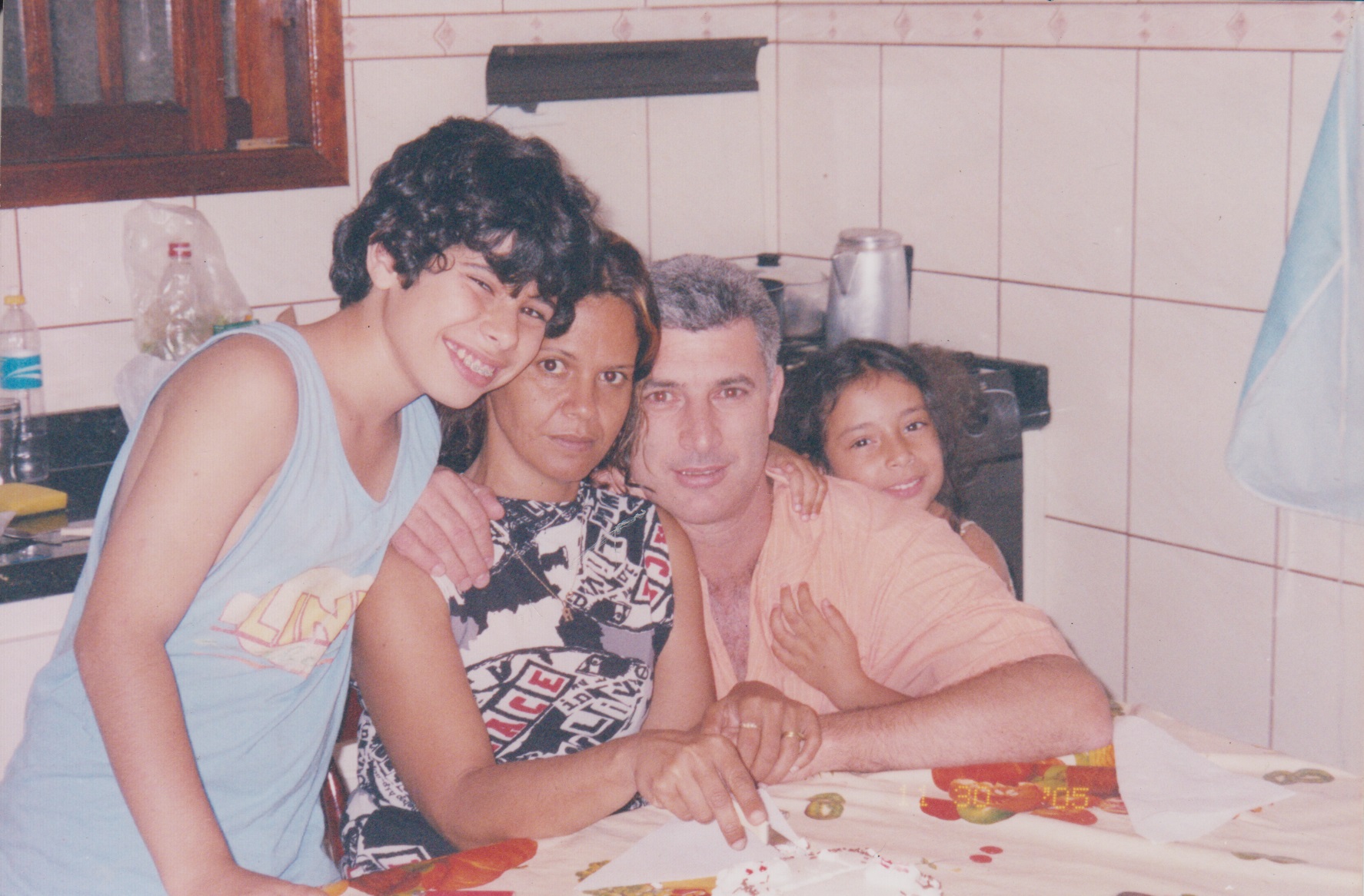 Construímos uma casa em Guarulhos, no Jardim Santa Lígia, e essa foi uma das primeiras fotos da família junta lá.