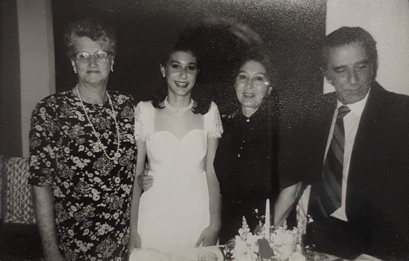Meus avós paternos, Amir e Eurycléa, e minha avó materna, Hermínia, vieram de Porto Alegre e Monte Aprazível, respectivamente, para a minha festa de formatura da 8ª série.