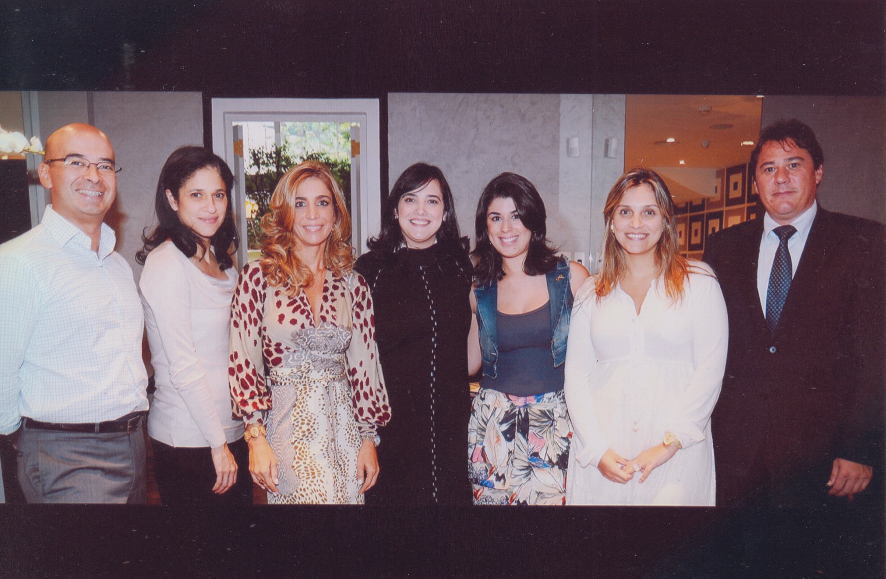 Lançamento do produto Latisse para a imprensa. Da direita pra esquerda, Arnold, Cristiane e a quinta, a médica Alessandra Hadad, com a equipe Allergan.