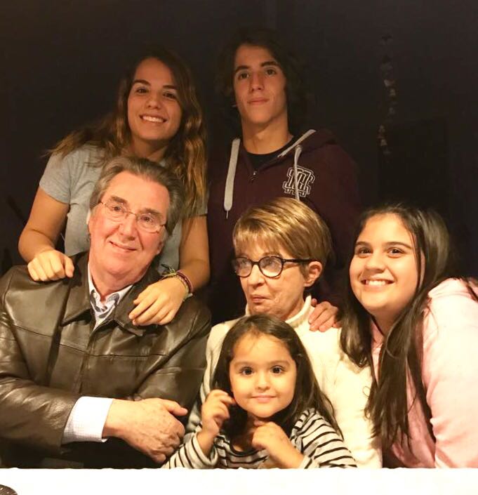 Com Lúcia Maria, rodeados pelos netos Bia e Felipe e Alicia e Ana Beatriz.
