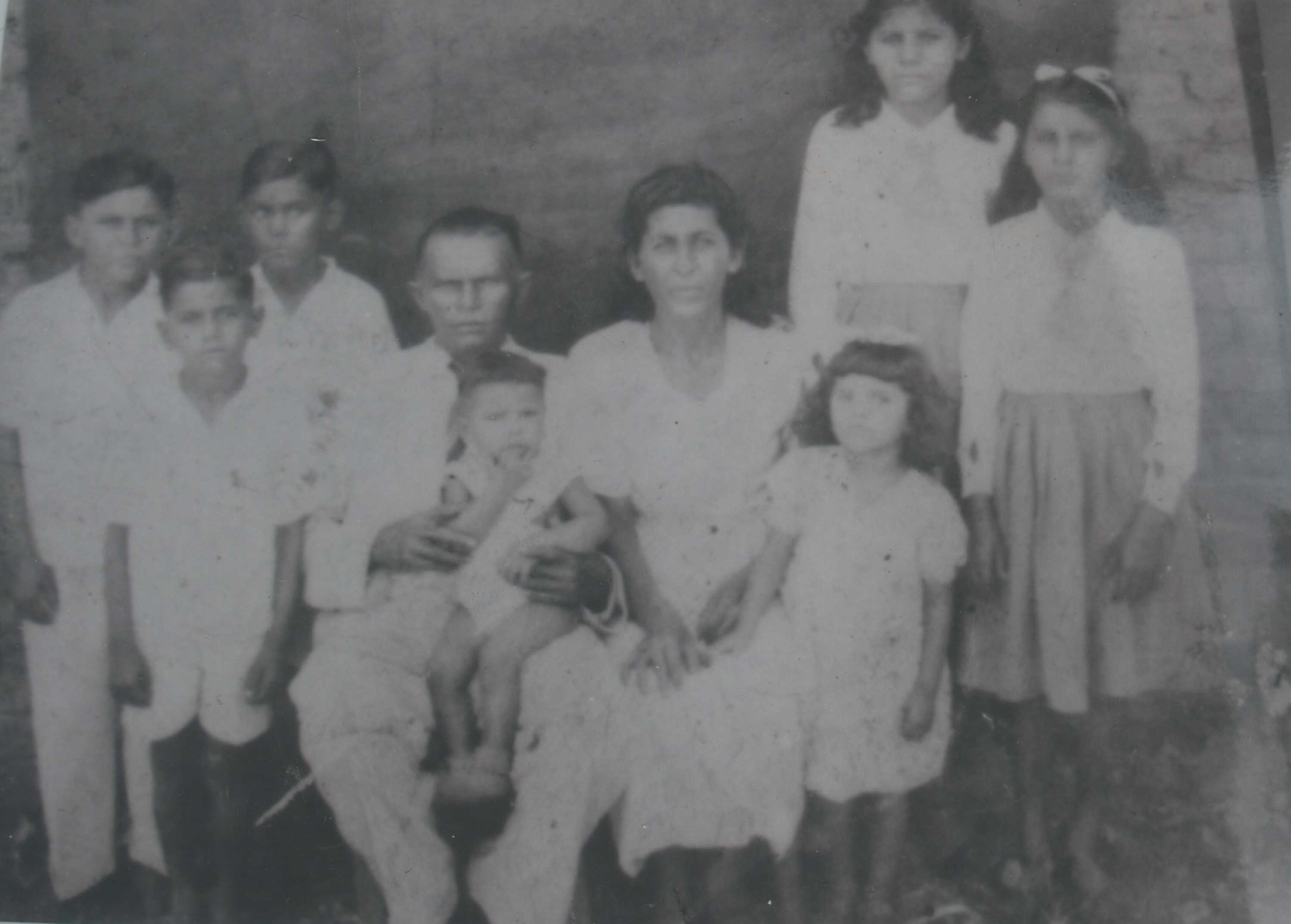 Primeiro retrato que tirou na vida, na primeira escola, primeira vez que estudou na vida.