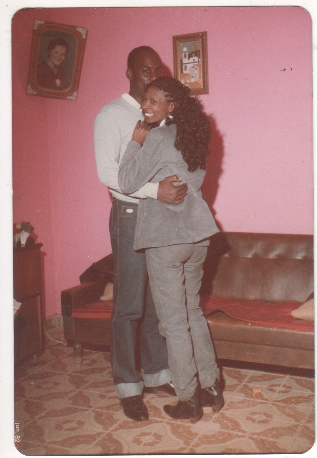 Eu e meu marido, Macedo. Estávamos no aniversário da filha de uma amiga. Estávamos muito felizes, havíamos acabado de comprar nossa casa.
