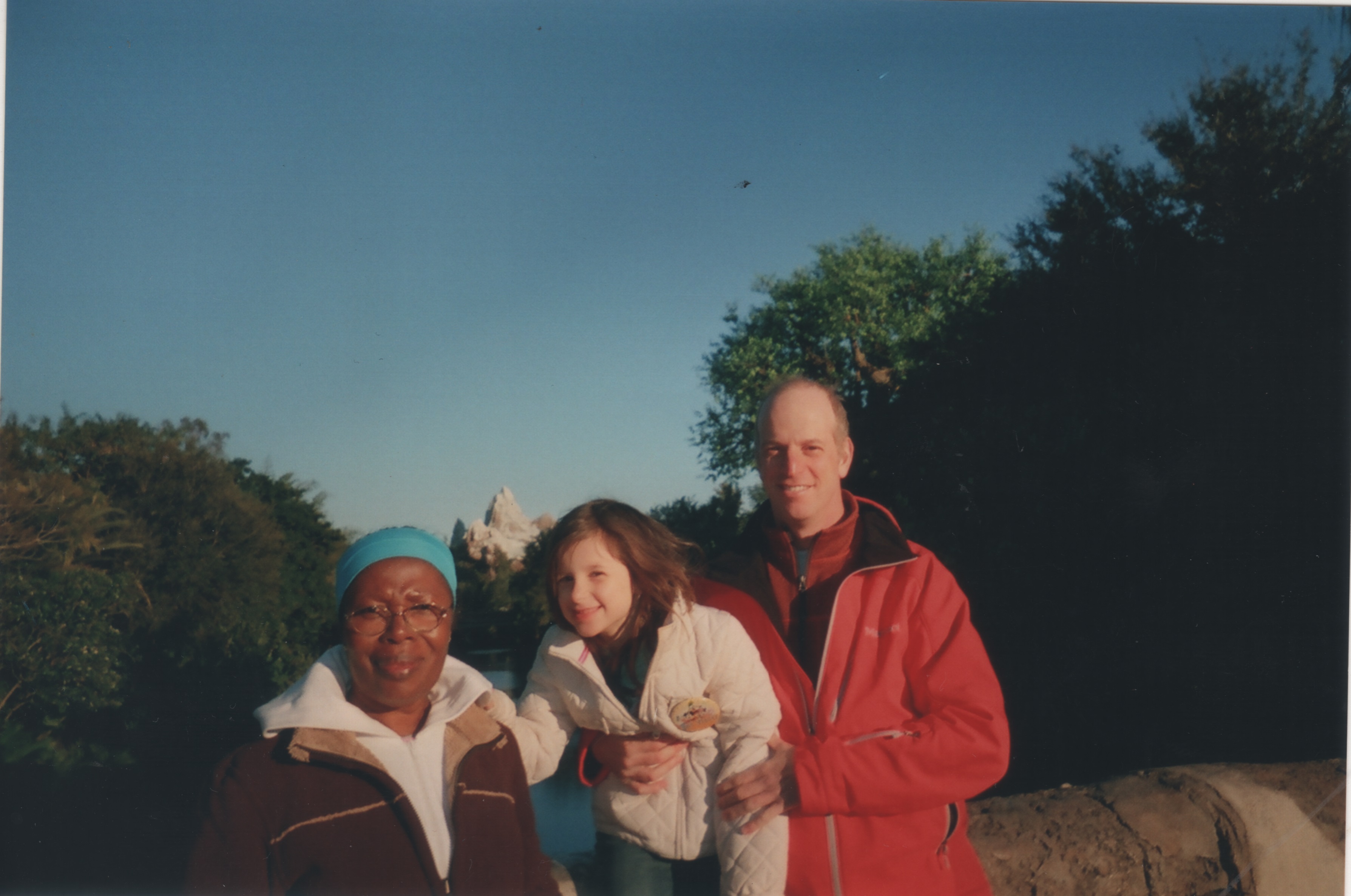 Dona Ana, Diana criança, e o Leo durante uma viagem a Miami.