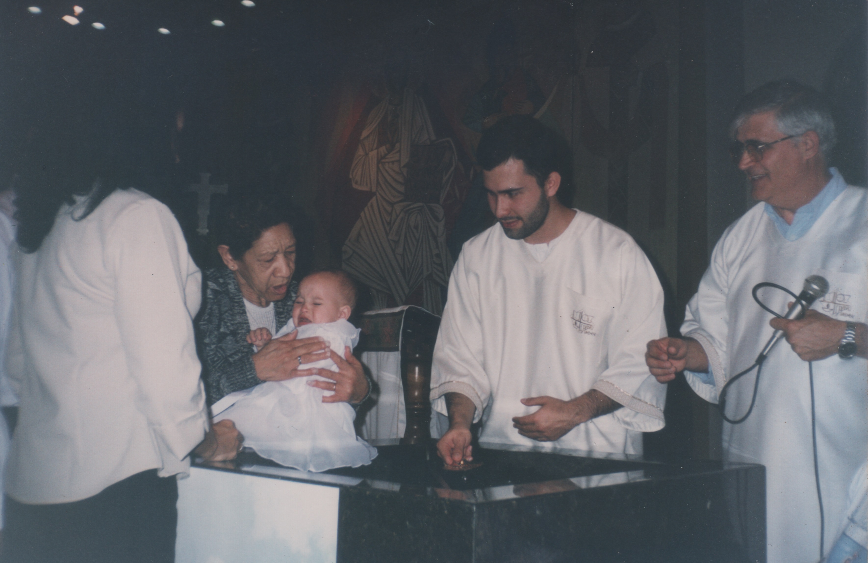 Batizado da sobrinha Thaís, a mãe de Sonia é a madrinha 