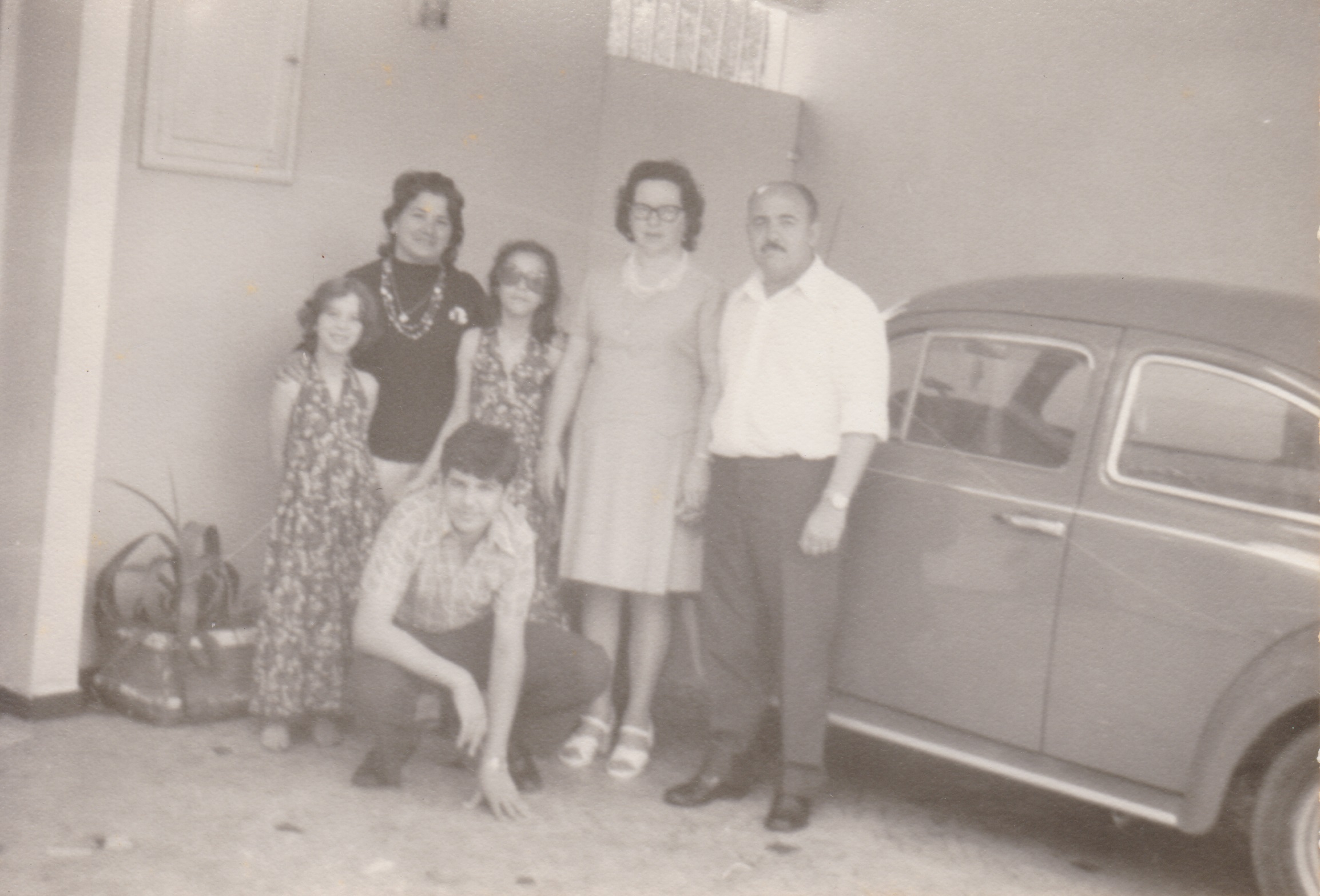 Amigos e familiares de Pepe: Amelia, as crianças Neide e Mari, a esposa Aurea e o filho Jose Antonio.