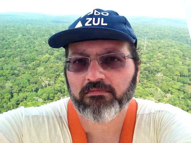 Auto-retrato tirado após escalada de 325 m na torre ATTO, localizada na Reserva do Uatumã, AM.
