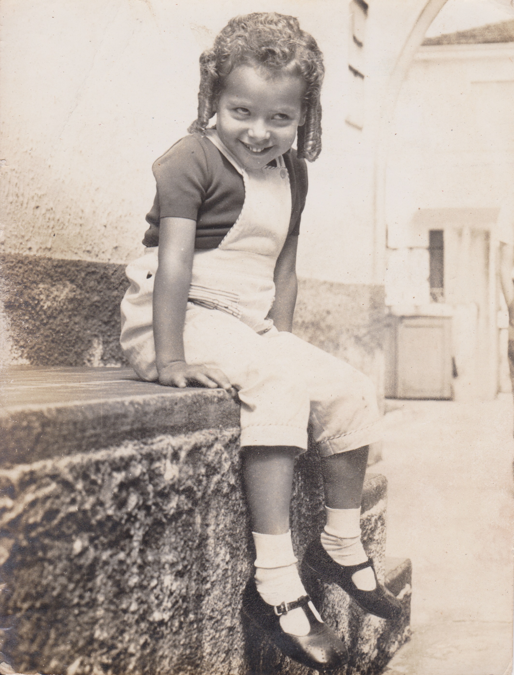 Silvana se lembra que usava uma blusa vermelha por baixo do macacão. Ela foi passar o domingo na casa da amiga da mãe.