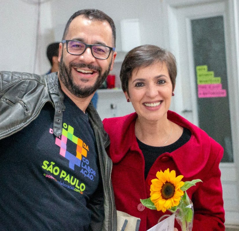 Guilherme com Izabella Ceccato, fundadora do  “O Poder da Colaboração”, um ecossistema de economia criativa e colaborativa, durante uma palestra no “FuckUp Nights”, sobre erros e acertos nas carreiras e experiências de sucesso. Izabella sempre foi uma grande incentivadora na carreira de Guilherme na diversidade e foi quem possibilitou a primeira oportunidade para a Diálogos Entre Nós no Google For StartUps.