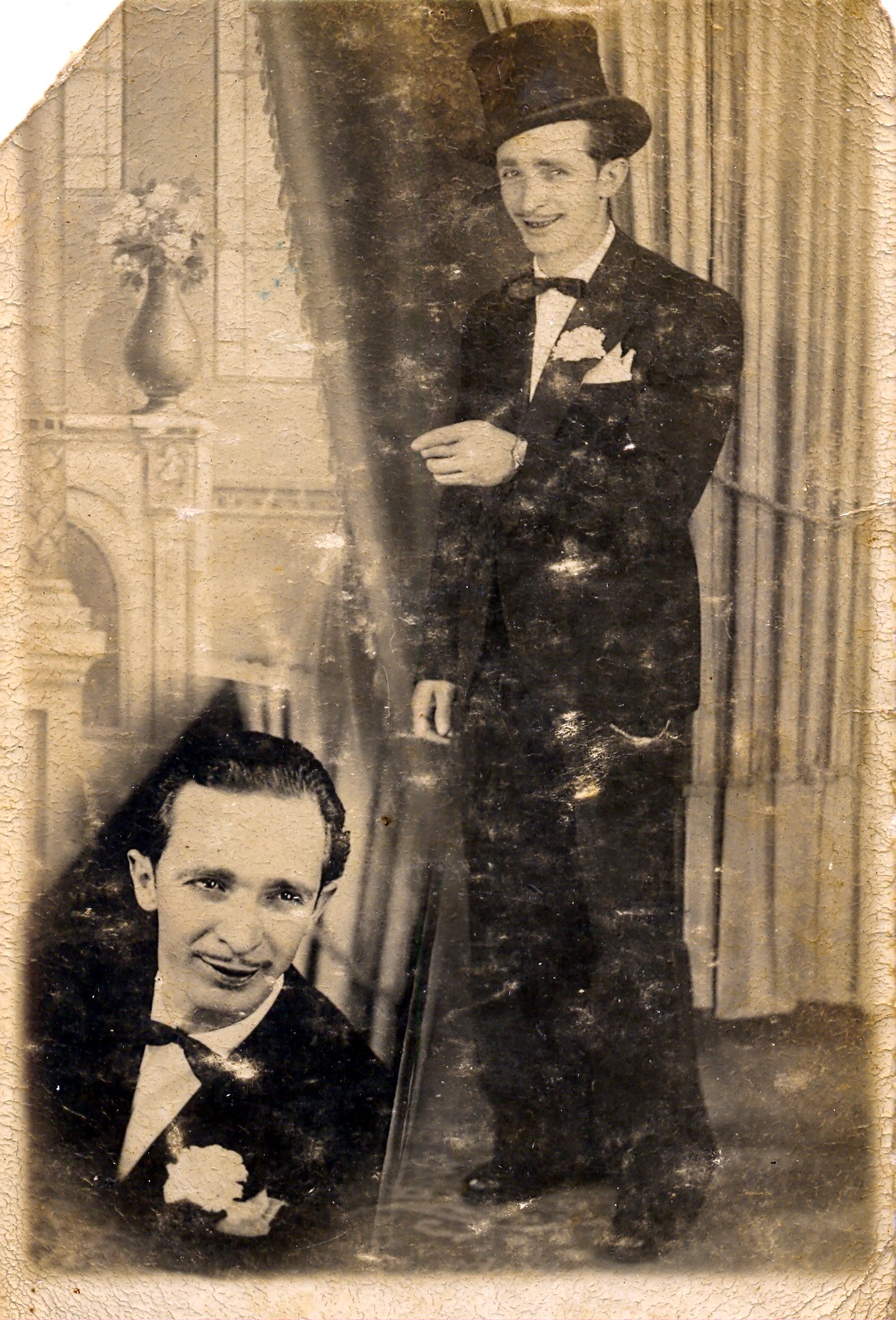 Sebastião Sespede, imitador dos anos 40, é fotografado para publicidade da época. Conhecido também como 