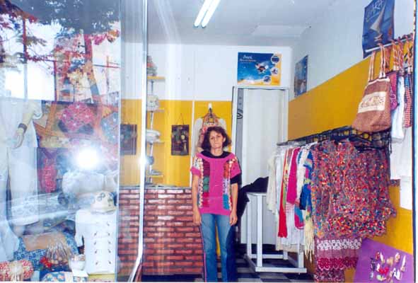 Maria do Socorro em sua loja na Vila Mariana