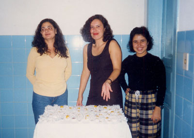 Primeira mesa de doces da vida. Bolo com quindim feito por Dona Glorinha, na casa de Lúcia, em Ana Florência, Ponte Nova, MG