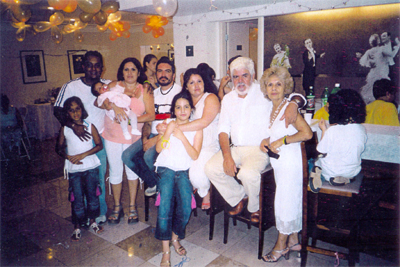 Rosa e família na festa de passagem para o ano de 2007.