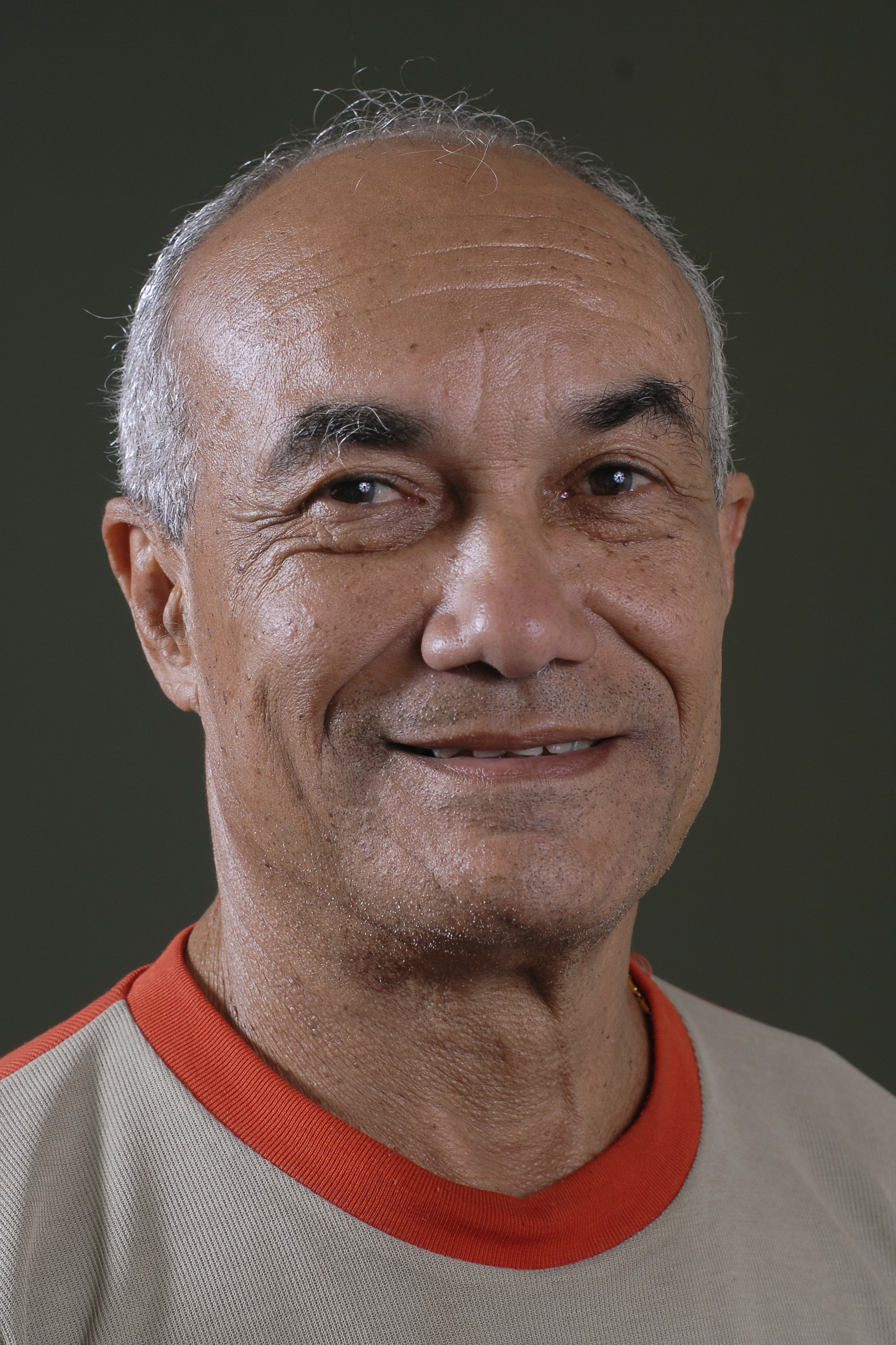 Antigamente não era no botão, era na marreta mesmo