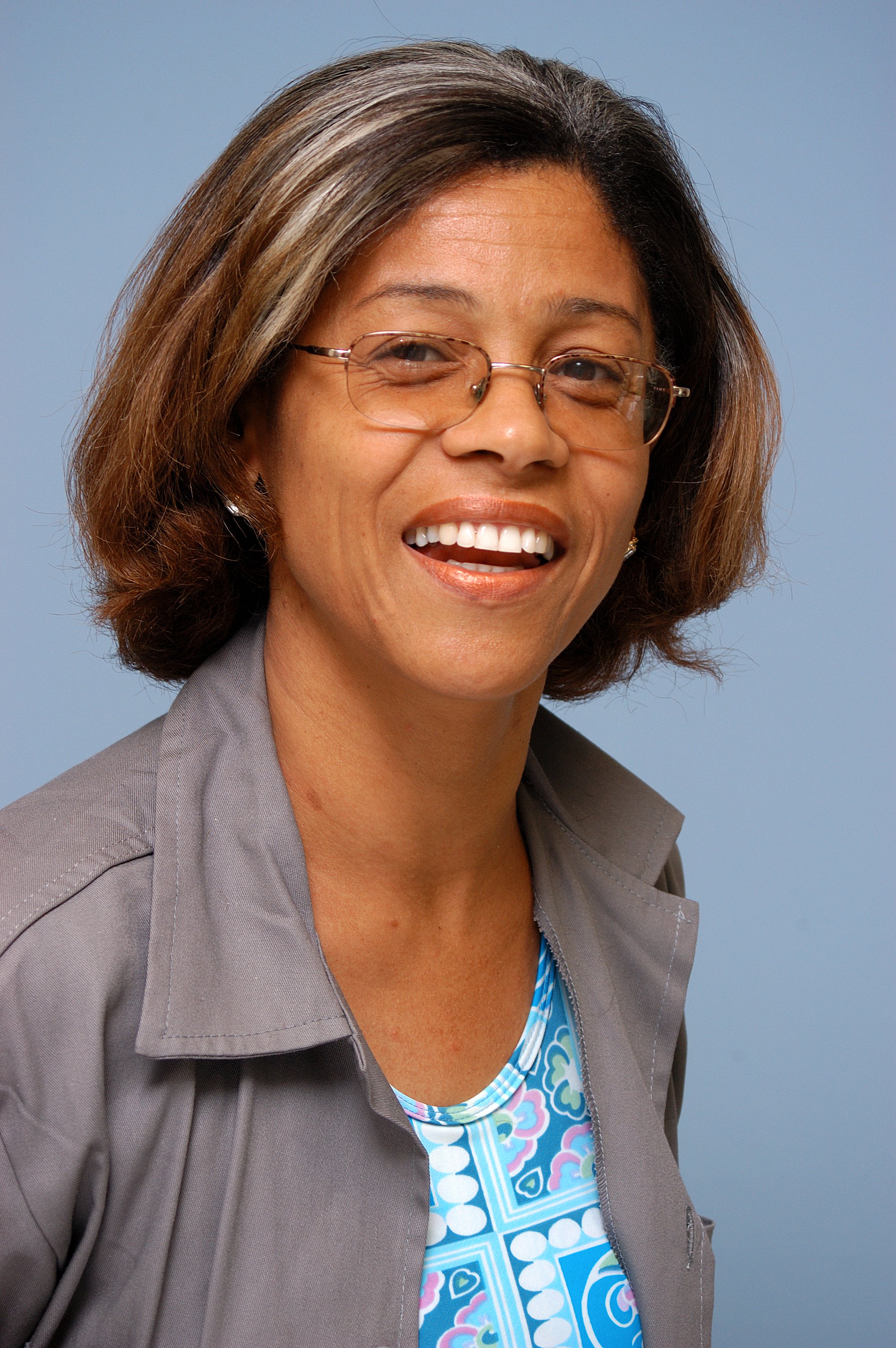 A primeira secretária mulher no setor de manutenção