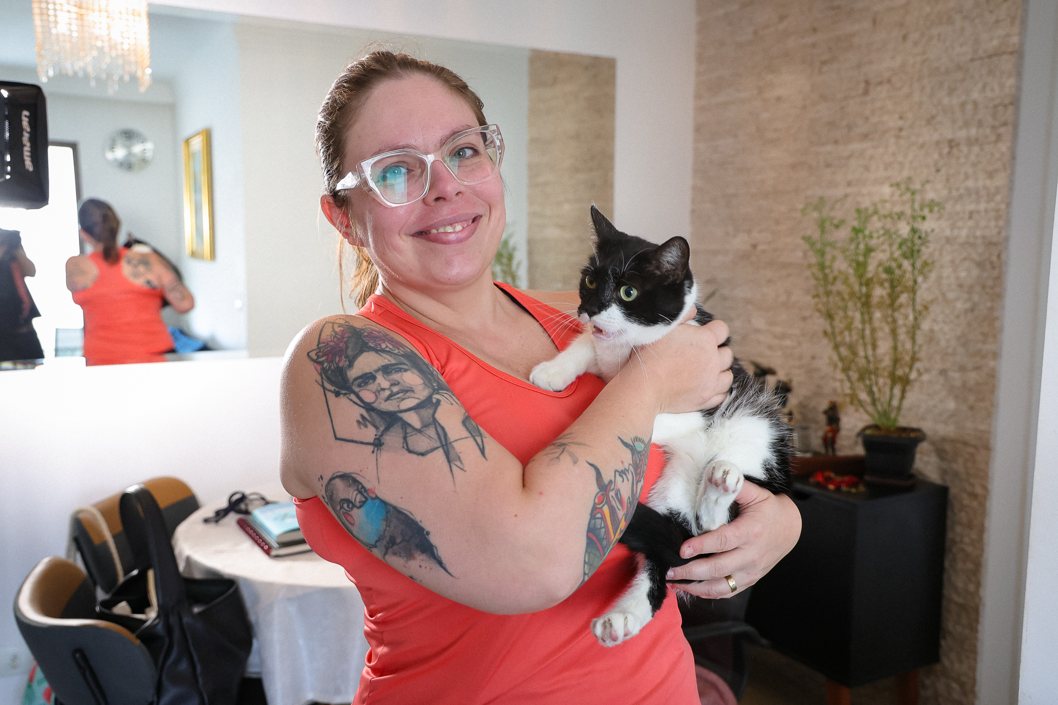 Christiane e Tobias, o gatinho da cura