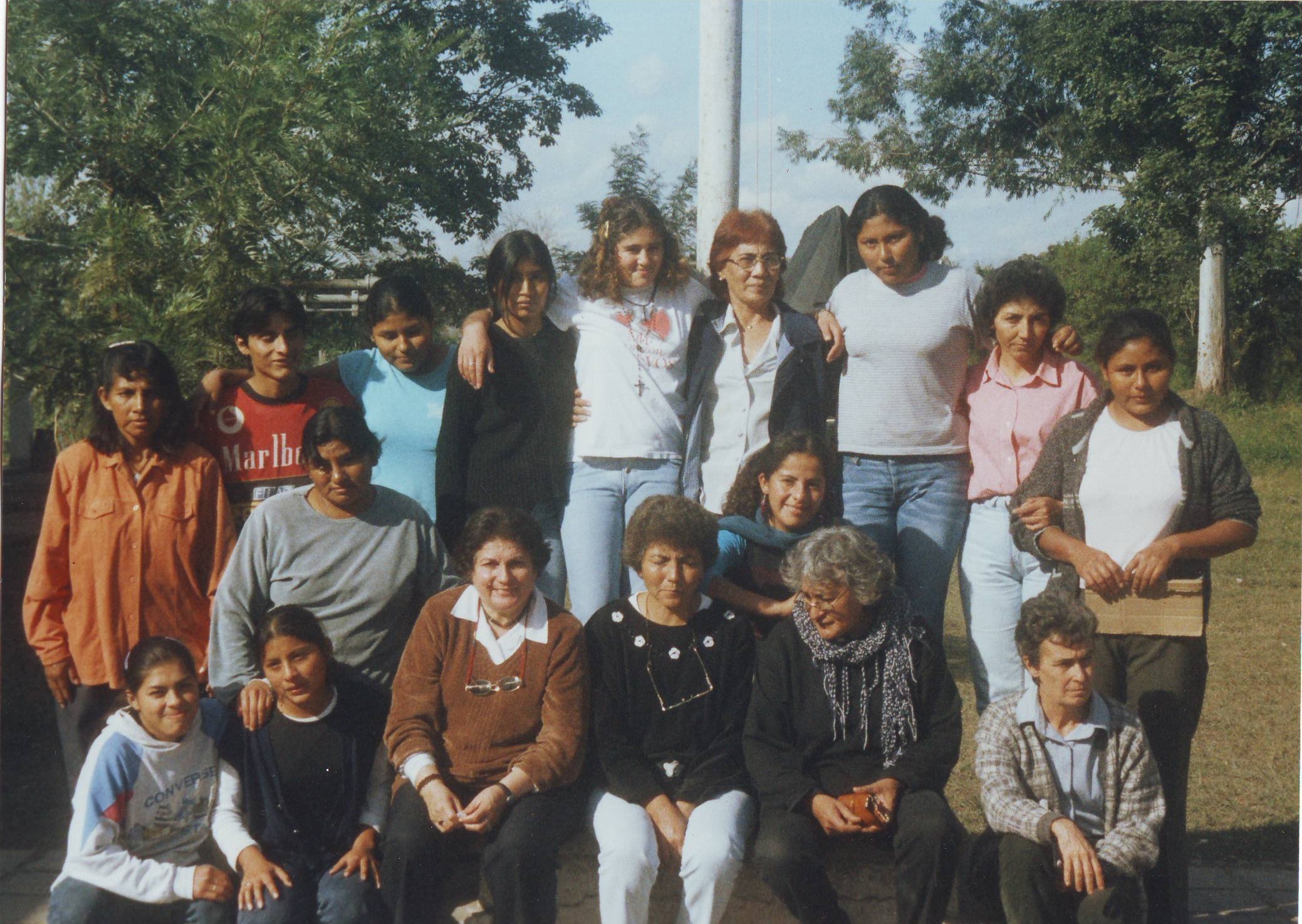 Grupo de ajuda a cem famílias com recursos escassos