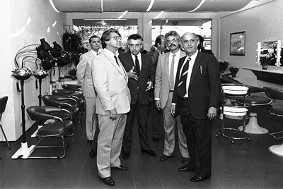 Visita às instalações do SENAC Santo Amaro durante sua inauguração. Na foto: Mário Covas (1° a esquerda, Prefeito de São Paulo), Abram Szajman (Presidente da FCESP), Luiz (Diretor Regional do Senac) e Murilo Macedo (Ministro do Trabalho).